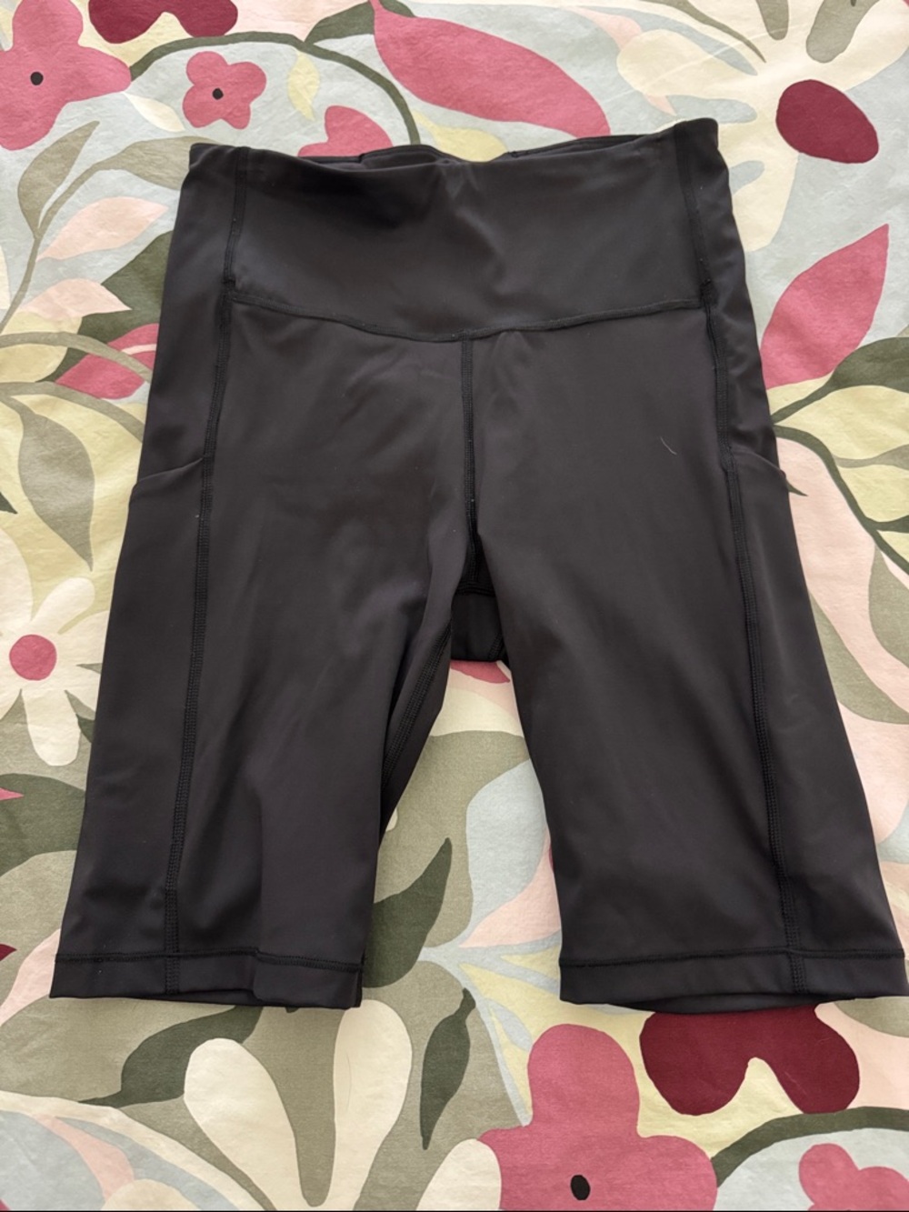 Athleta ultimate stash pocket 9" short